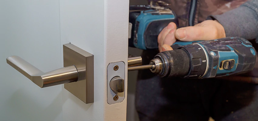 Broken Door Handle Lock Repair in Riverbank, California